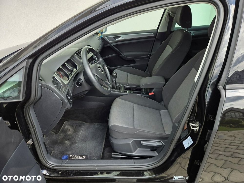Volkswagen Golf - 8