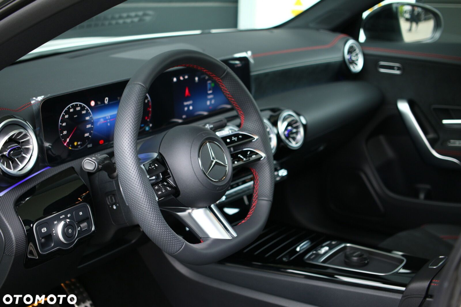 Mercedes-Benz CLA 220 4-Matic AMG Line 7G-DCT - 15