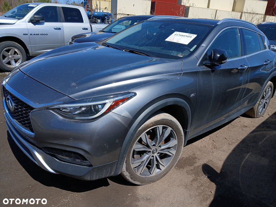 Infiniti QX30 2.0t Premium AWD 7DCT - 15