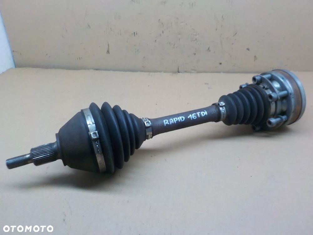 SKODA RAPID 1.6 TDI PÓŁOŚ LEWA