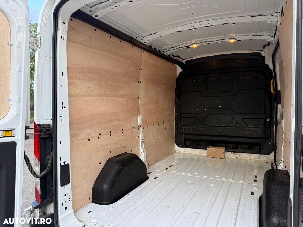 Ford Transit - 18