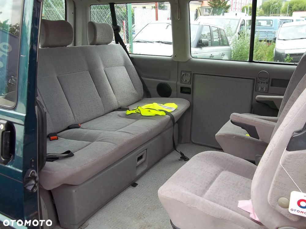 Volkswagen Multivan Standard - 2