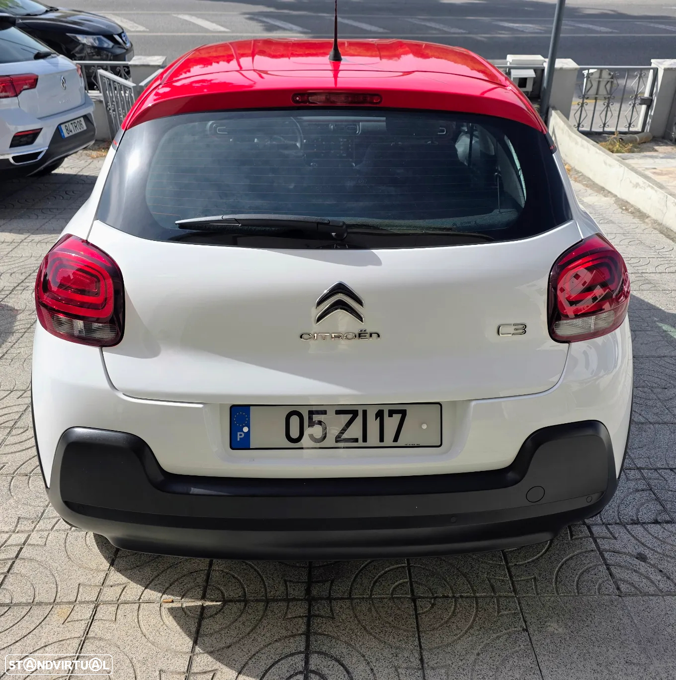 Citroën C3 1.2 PureTech Shine - 24
