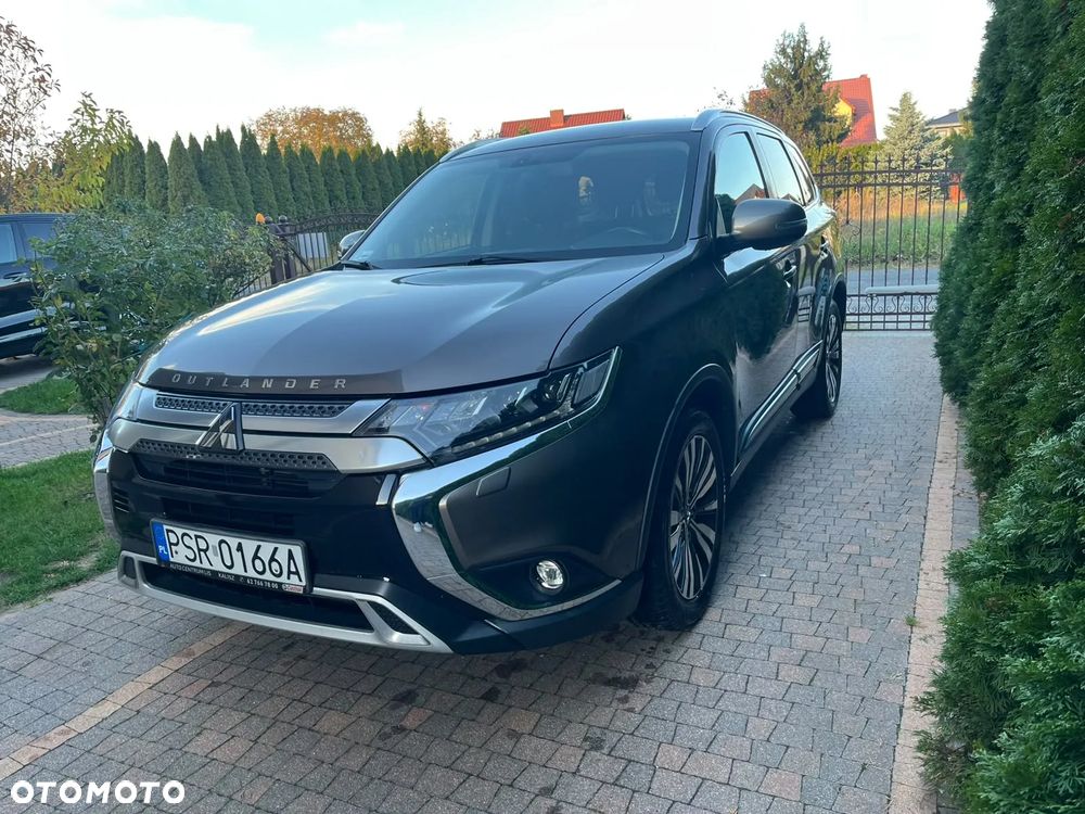 Mitsubishi Outlander - 3