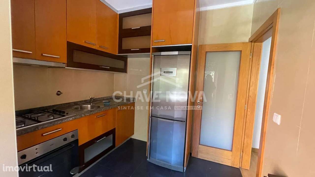 T2 c/ Varanda e Lugar de Garagem no Candal, Santa Marinha - Grande imagem: 4/18