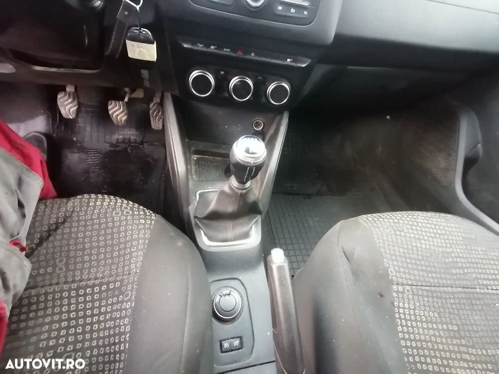 Dacia Duster dCi 110 FAP 4x4 Destination - 8