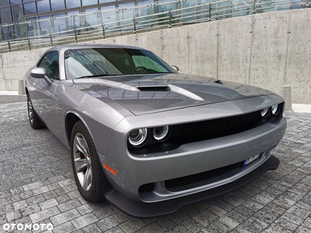 Dodge Challenger - 1