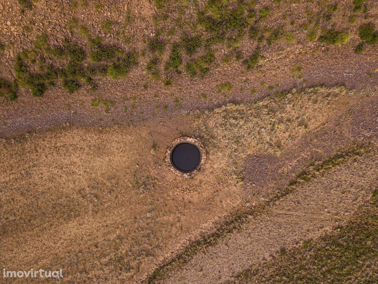 CASA NA BARRAGEM DA BRAVURA COM 5,53 HA DE TERRENO PARA VENDA EM LAGOS - Grande imagem: 5/28