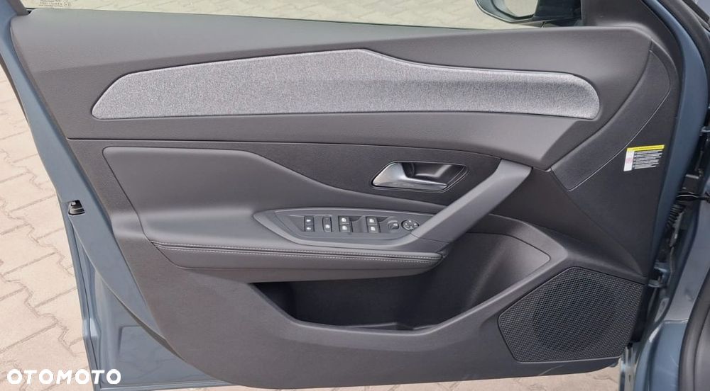 Peugeot 308 1.2 mHEV Allure S&S e-DCS6 - 10