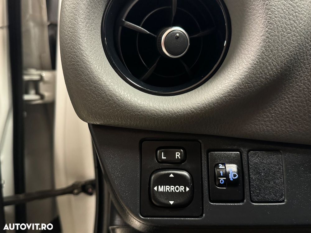 Toyota Yaris 1.5 VVT-i HSD Sol - 16