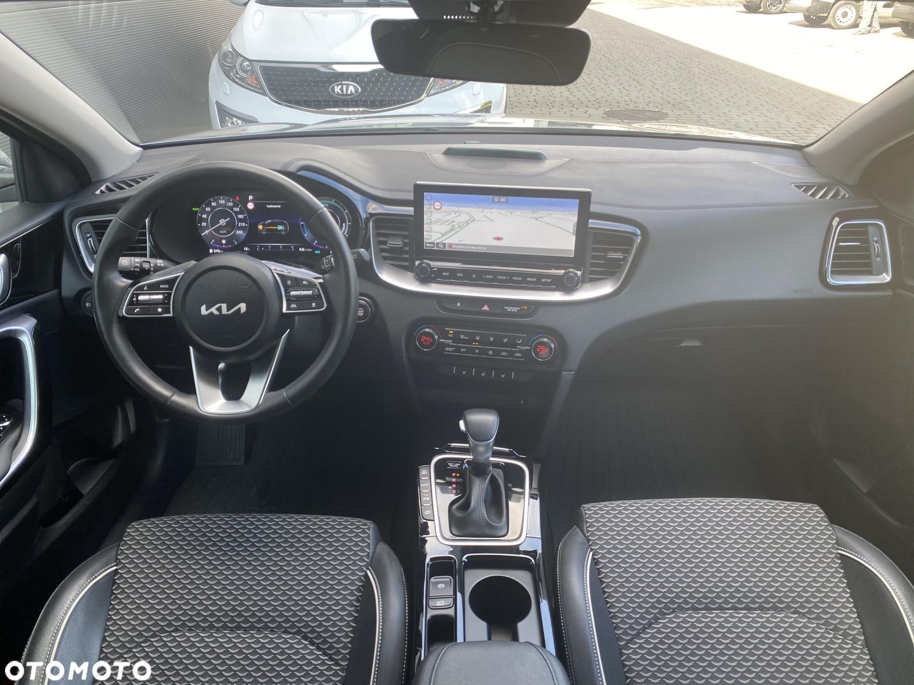 Kia XCeed - 14
