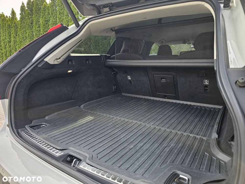 Volvo V90 Cross Country - 18