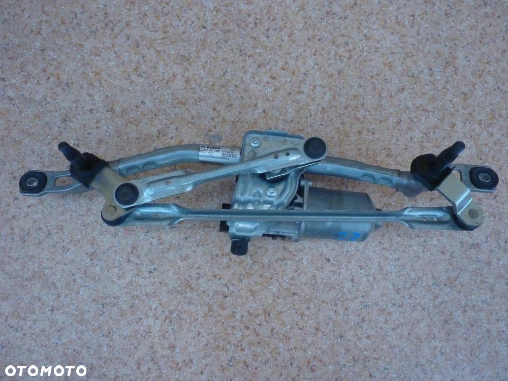 FIAT 500X MECHANIZM WYCIERACZEK Z SILNICZKIEM - 2