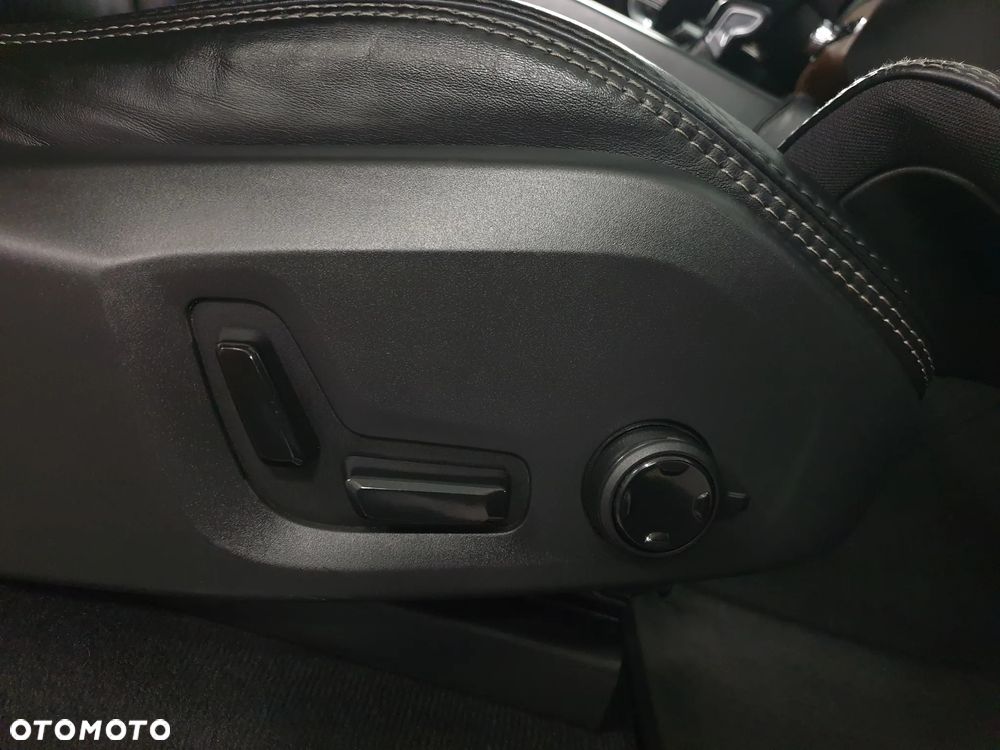 Volvo XC 90 D5 AWD Geartronic Inscription - 33