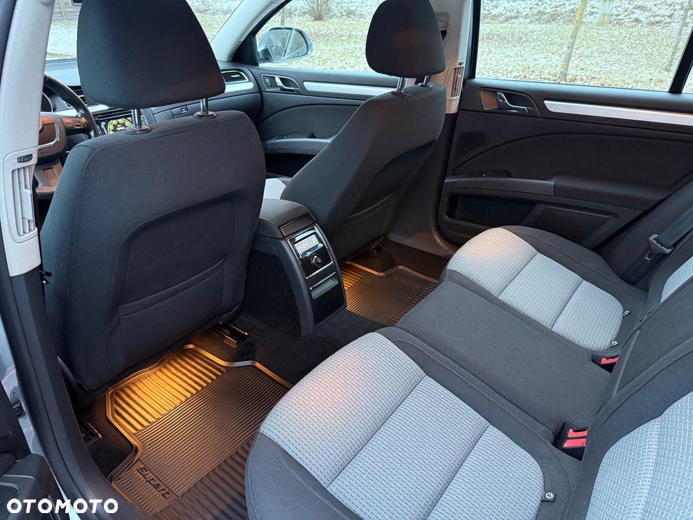 Skoda Superb 2.0 TDI DSG Ambition - 10