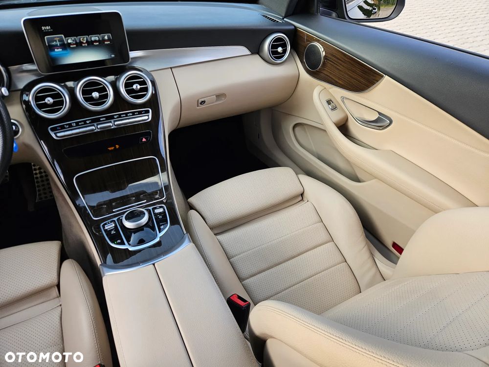 Mercedes-Benz Klasa C 300 9G-TRONIC - 17