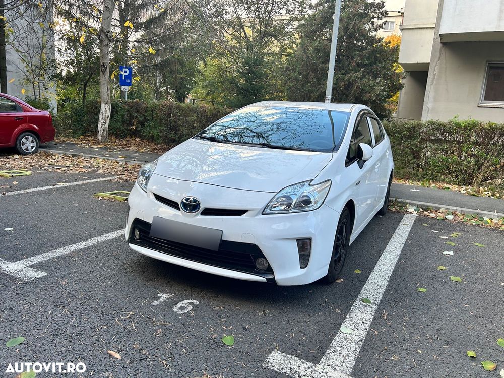 Toyota Prius (Hybrid) Comfort - 13