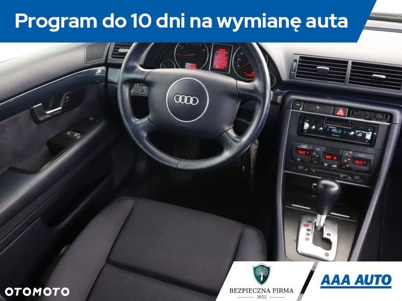 Audi A4 Limousine - 9