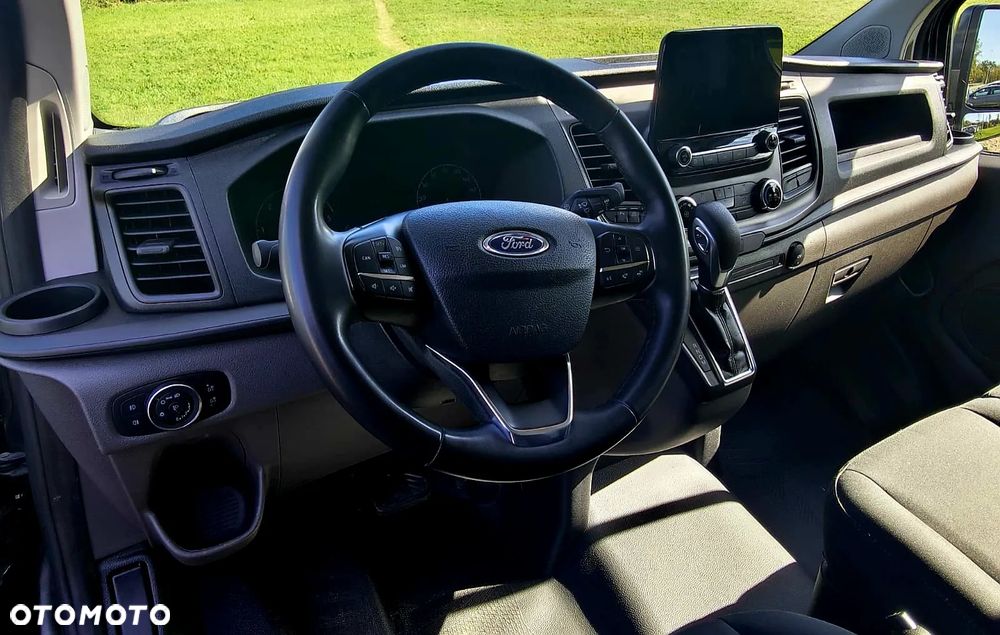 Ford Custom - 18