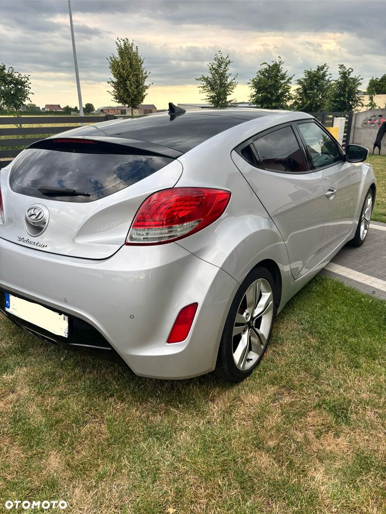 Hyundai Veloster - 3
