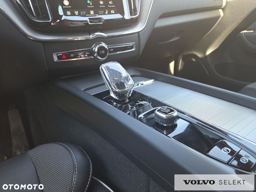 Volvo XC 60 B5 B AWD Plus Dark - 26