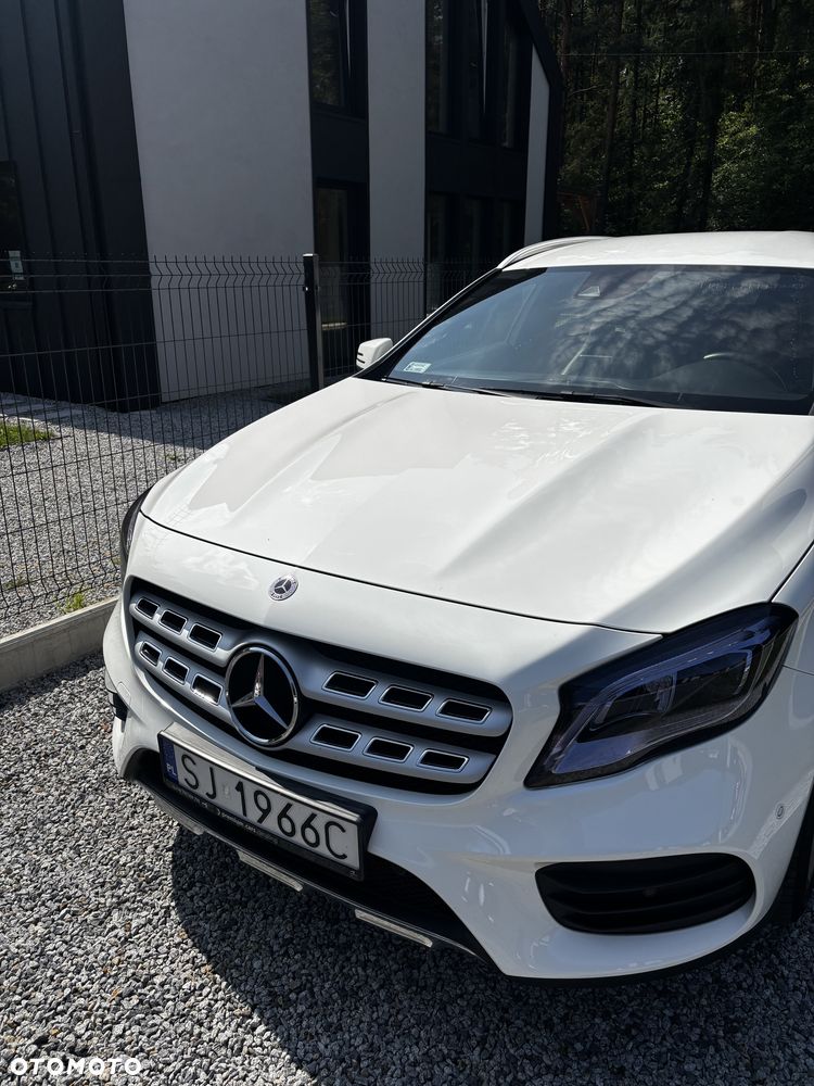 Mercedes-Benz GLA 200 7G-DCT AMG Line - 2