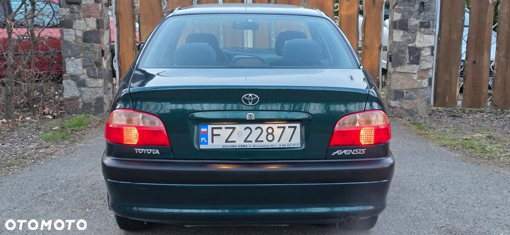 Toyota Avensis 1.6 VVT-i Terra Plus - 14