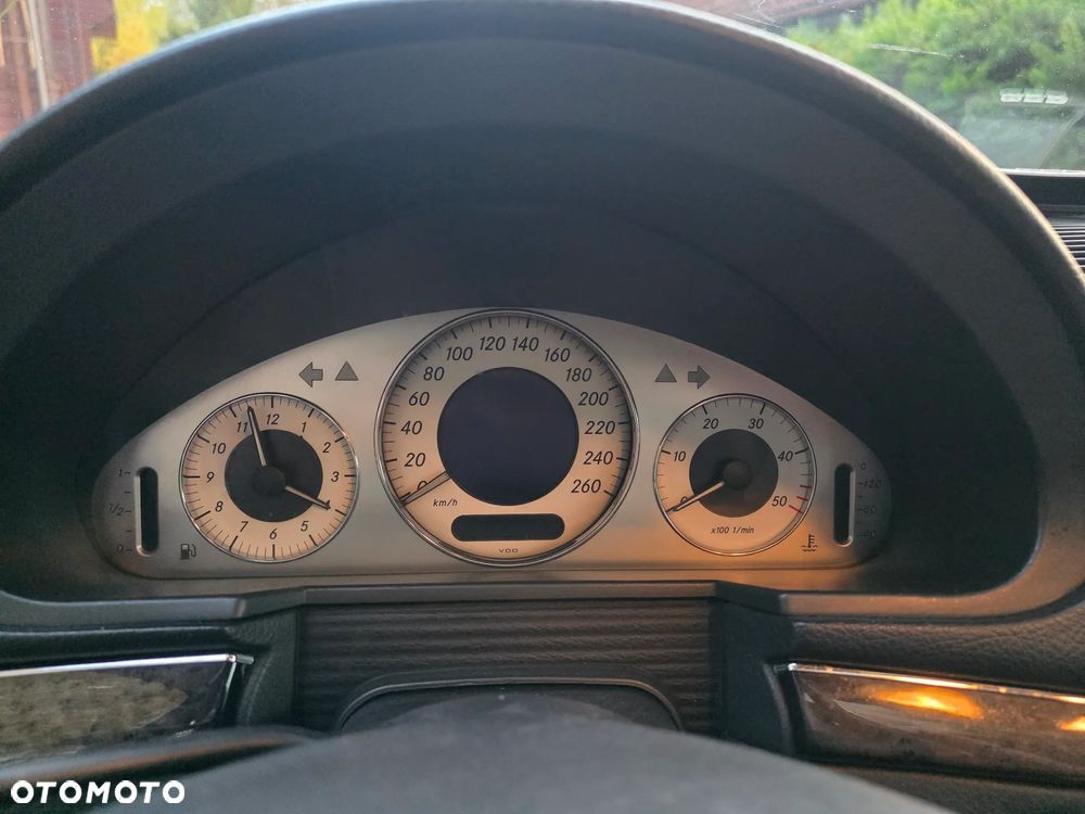 Mercedes-Benz Klasa E - 19