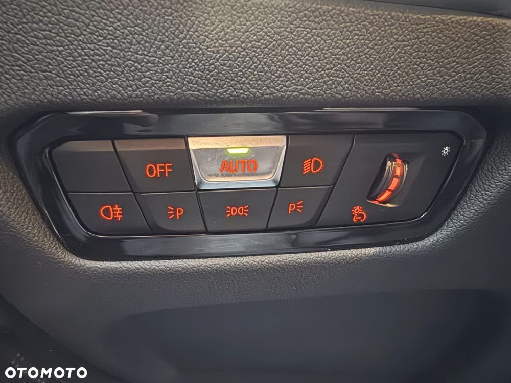 BMW Seria 3 320i Advantage sport - 30