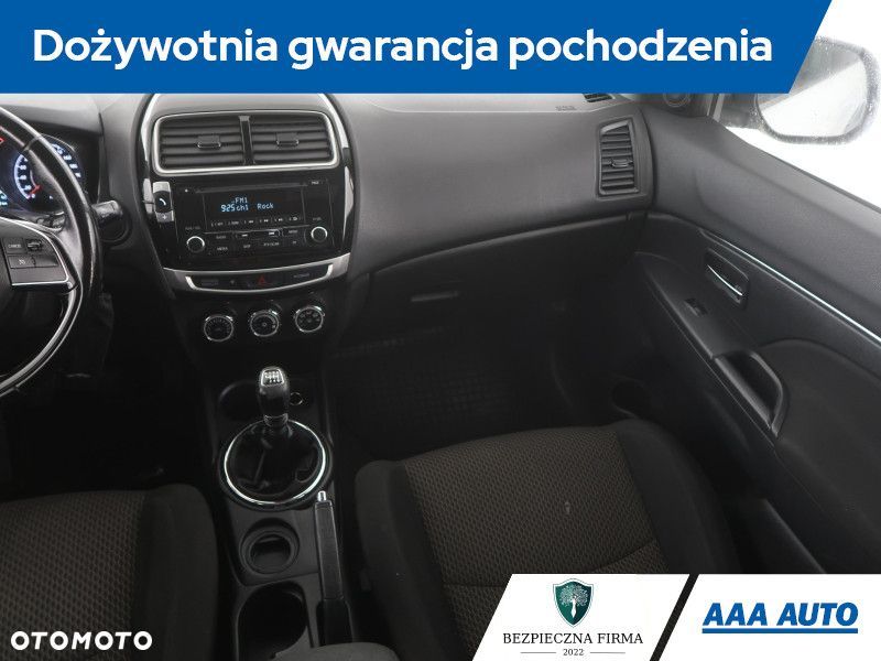 Mitsubishi ASX - 10