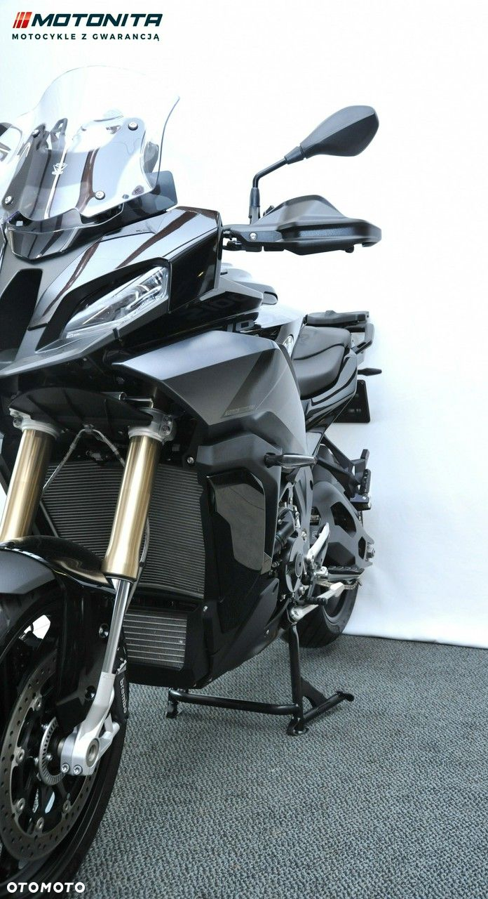 BMW XR - 23
