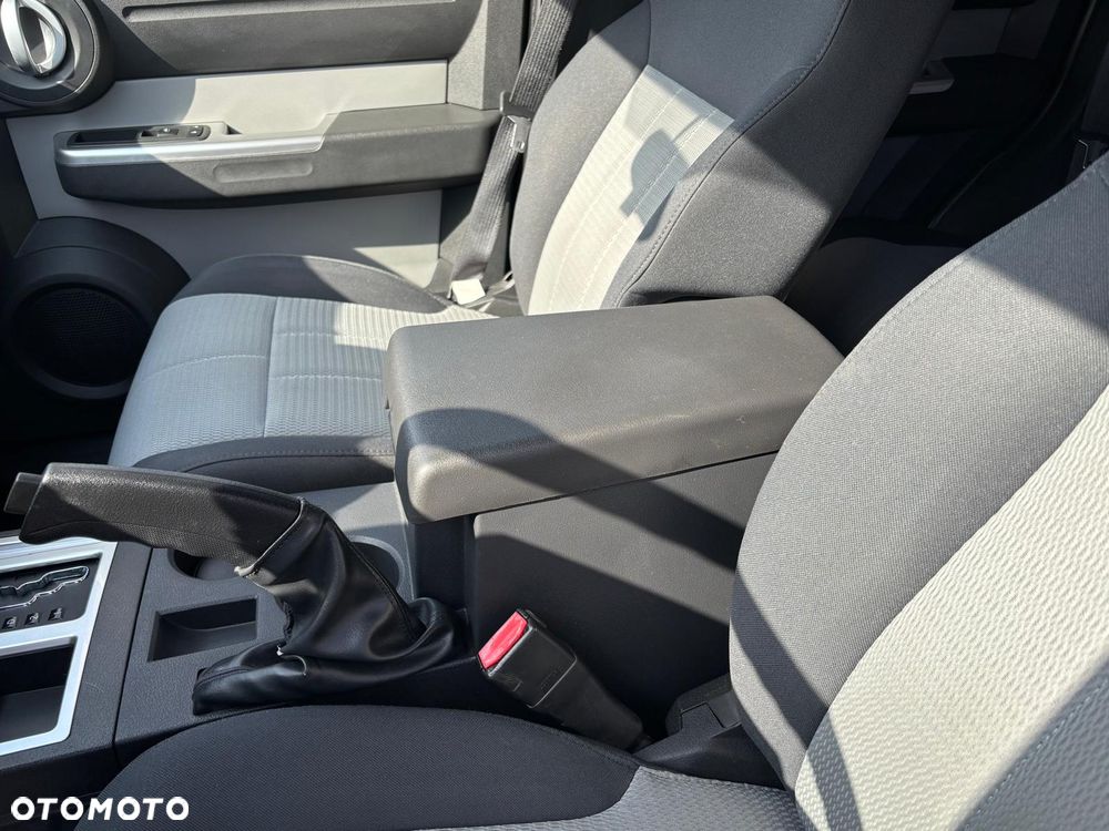 Dodge Nitro 3.7 V6 SLT 4WD - 25