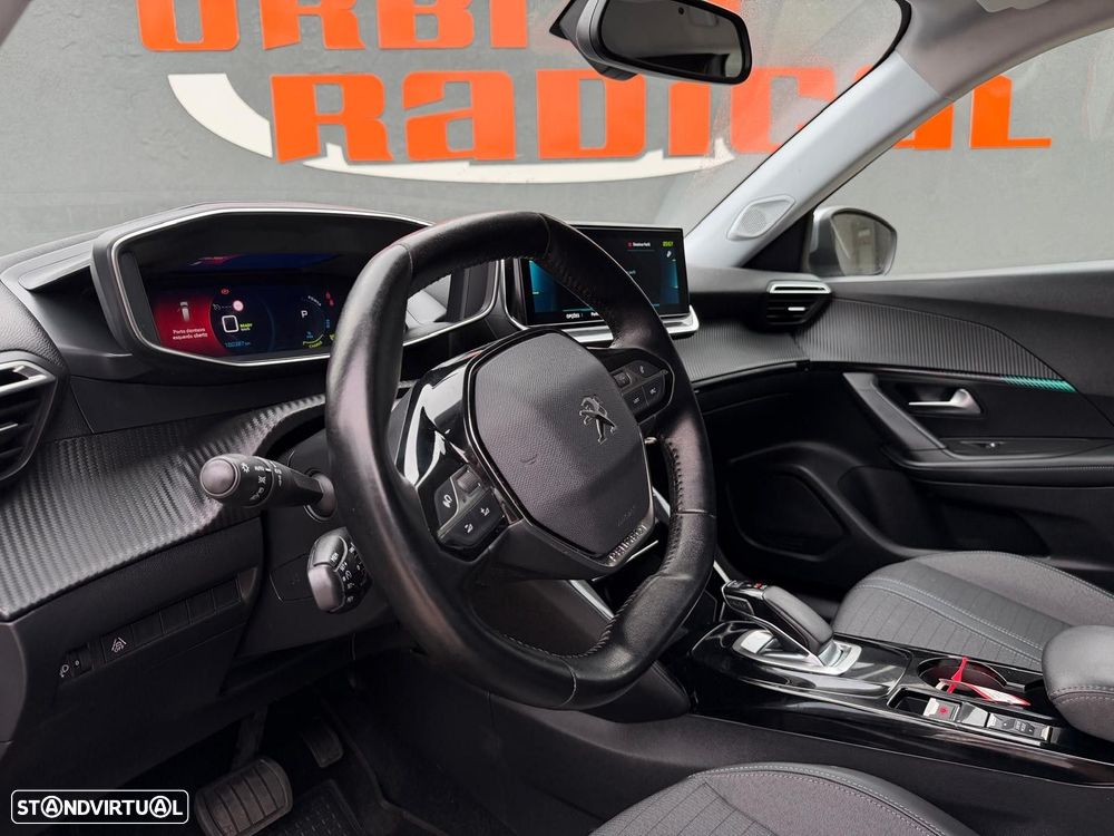 Peugeot e-2008 50 kWh Allure - 6