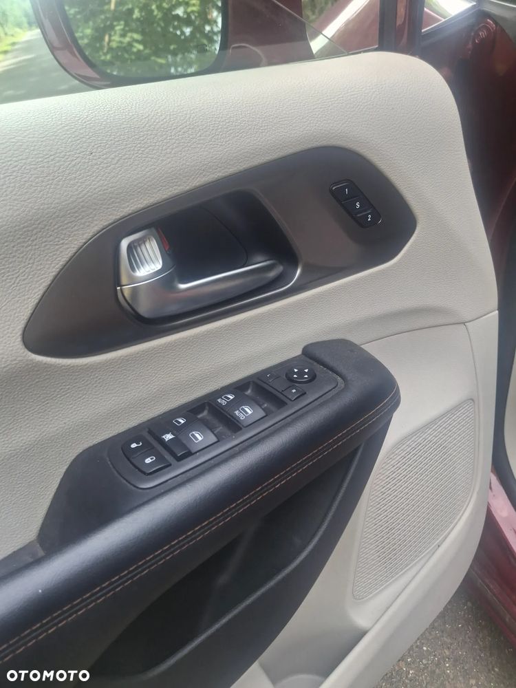 Chrysler Pacifica - 18