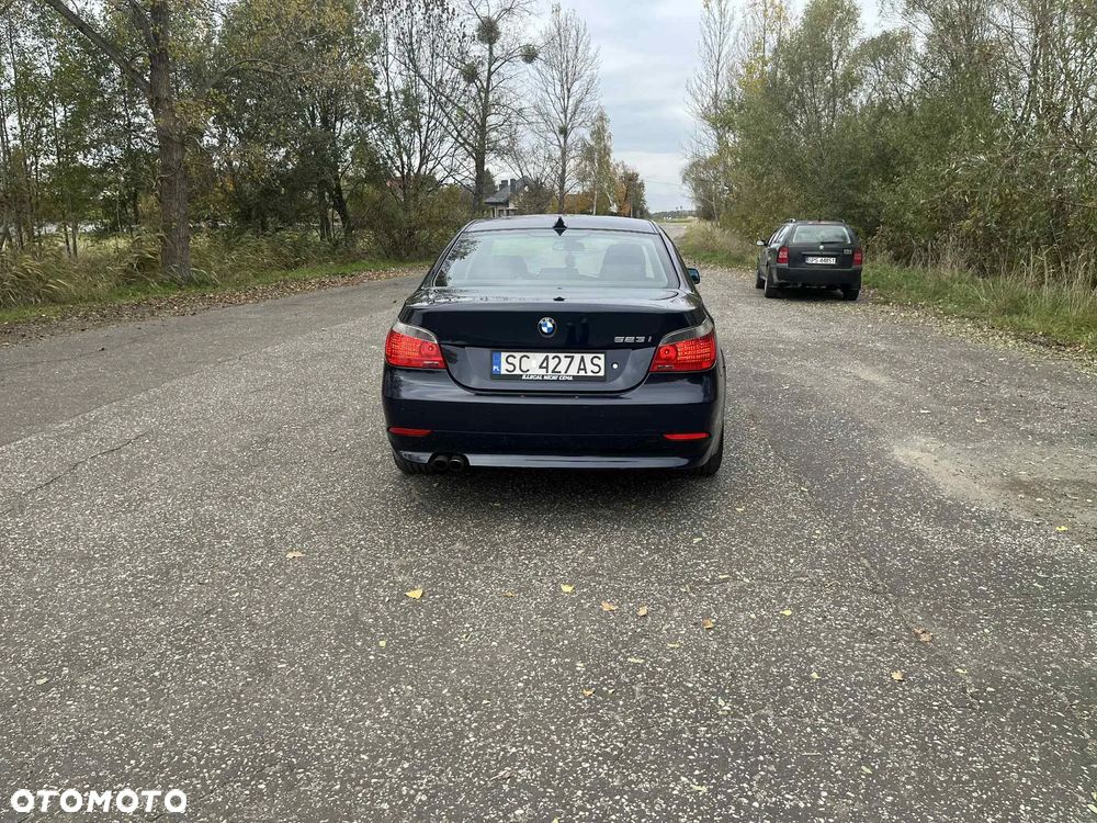 BMW Seria 5 523i - 5