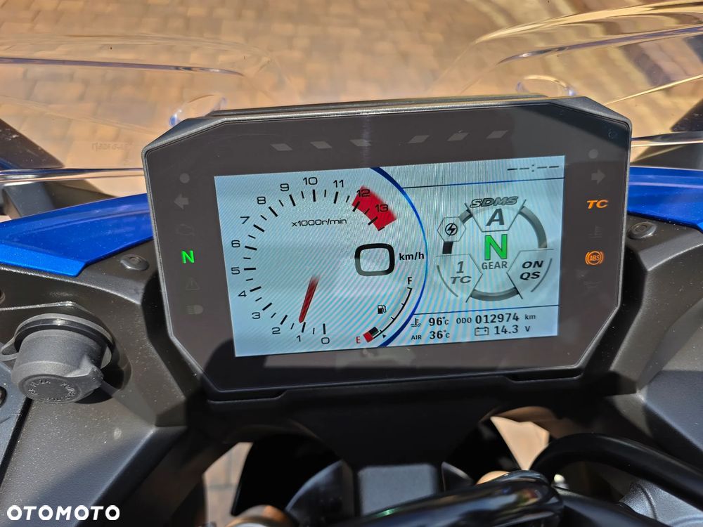 Suzuki GSX 1000 - 11