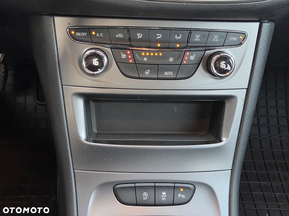 Opel Astra 1.2 T Business Elegance S&S - 24