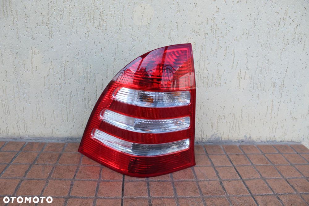 LAMPA LEWY TYŁ EU MERCEDES W203 LIFT KOMBI 2038202364 - 2