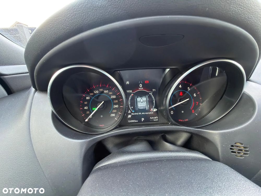 Jaguar XE 2.0 T R-Sport - 13