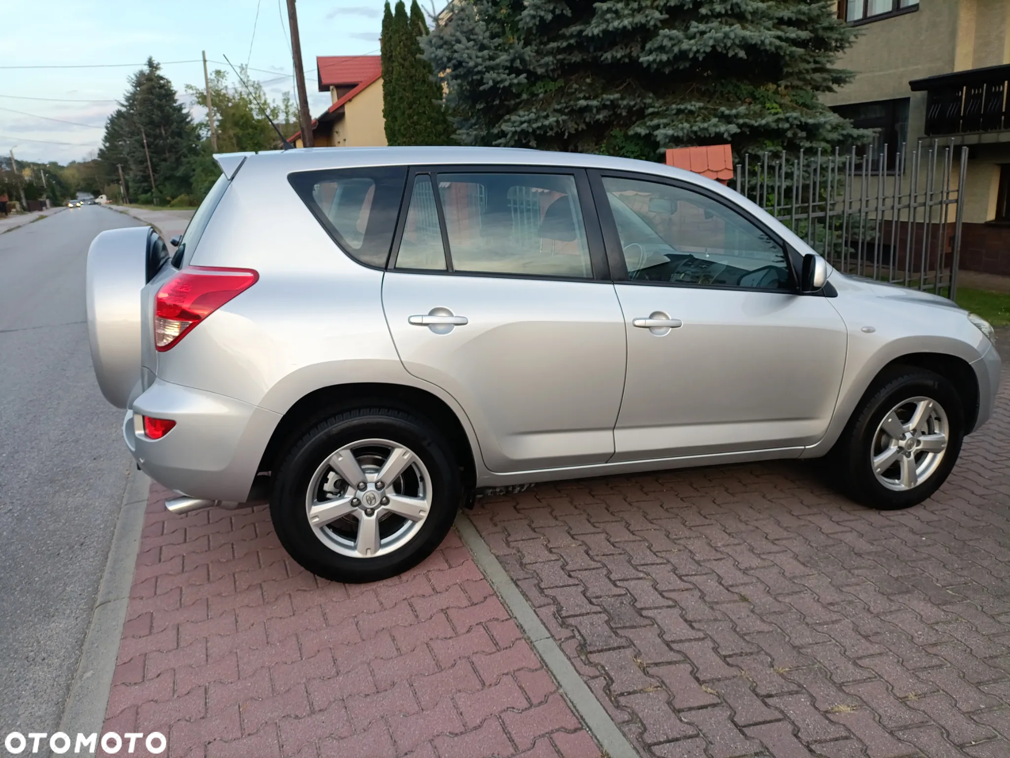 Toyota RAV4 2.0 VVT-i Luna - 8