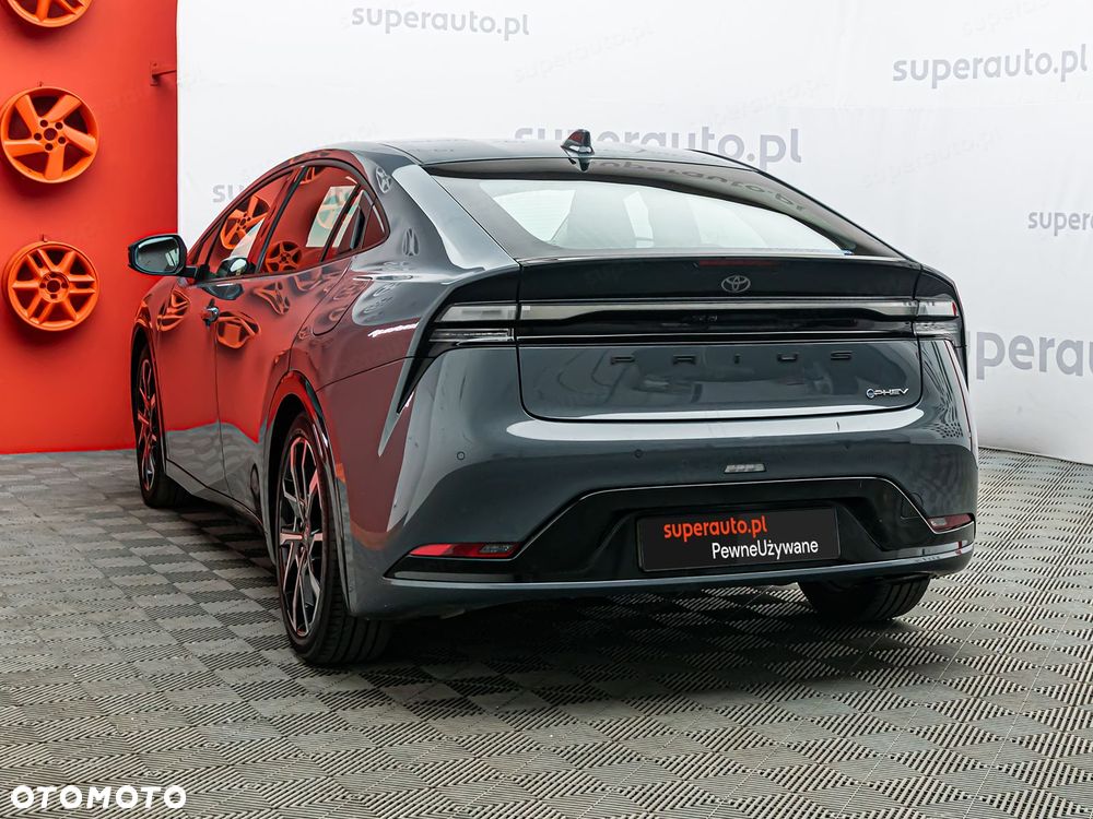 Toyota Prius - 30