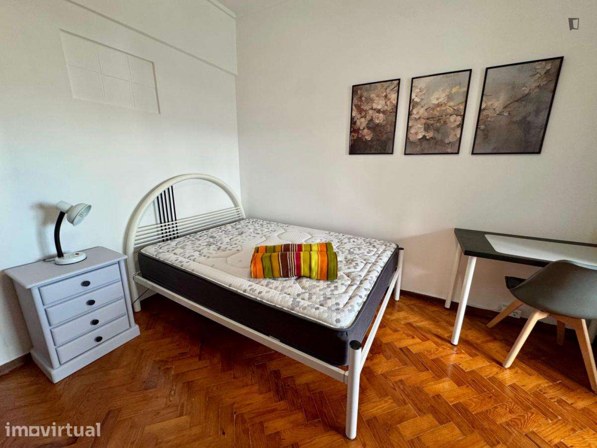 Quarto - localizado em Amadora Lisbon - Grande imagem: 3/11