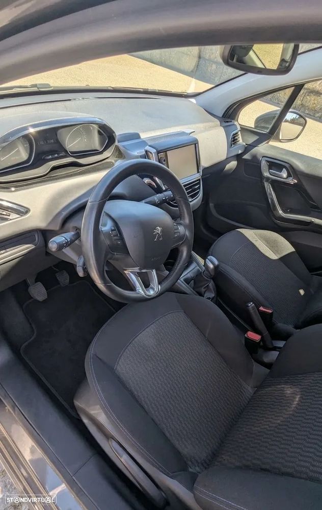 Peugeot 208 1.2 PureTech Signature - 7