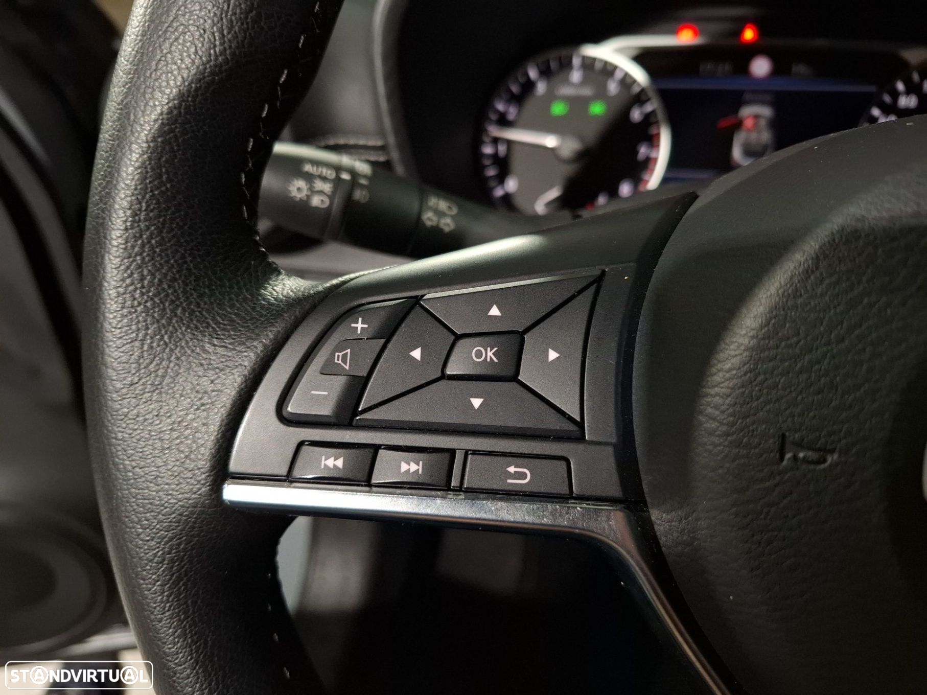 Nissan Juke 1.0 DIG-T N-Connecta NAV.+TwoTone NC DCT - 8