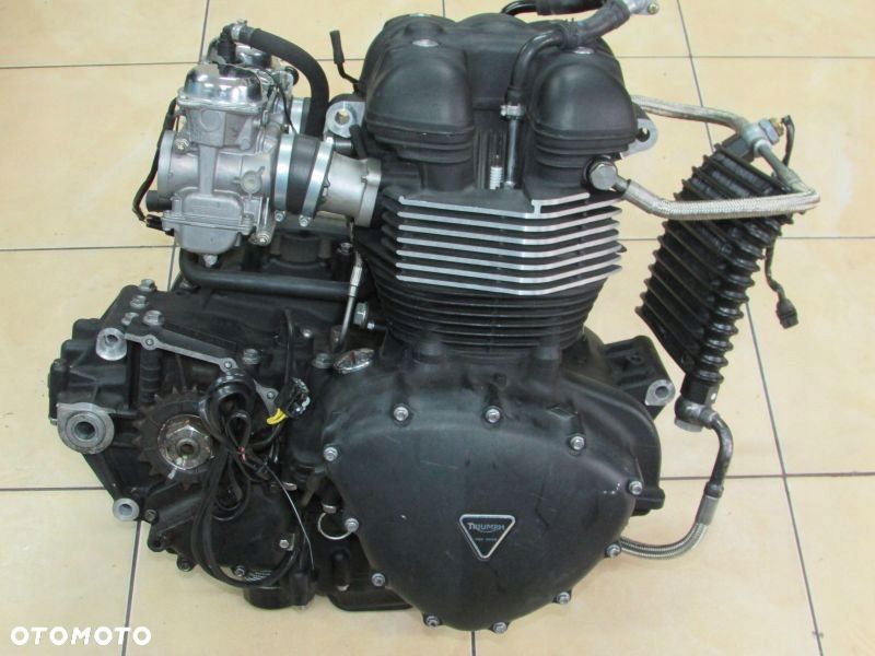 Triumph Scrambler 900  Bonneville silnik engine - 1