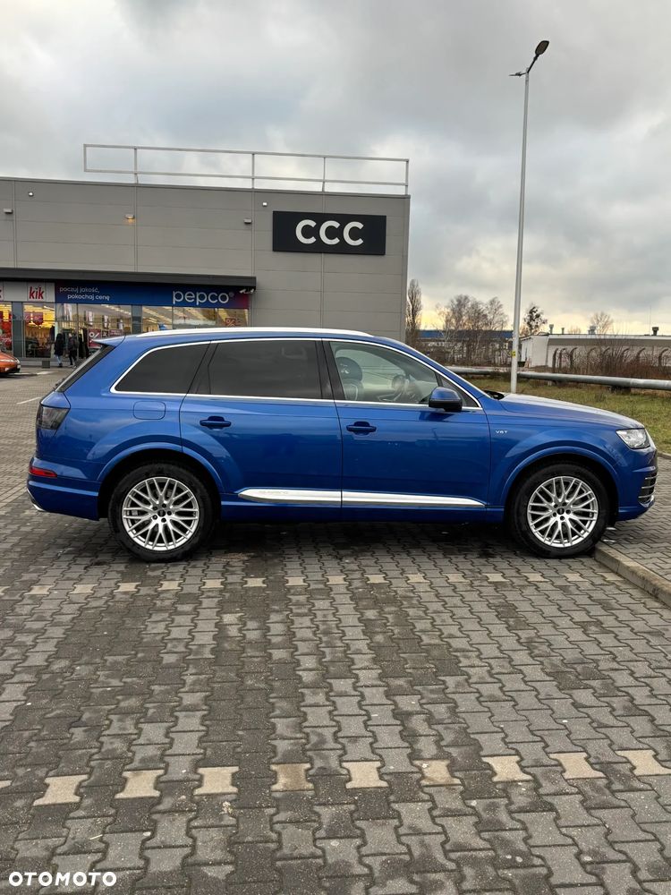 Audi SQ7 - 7