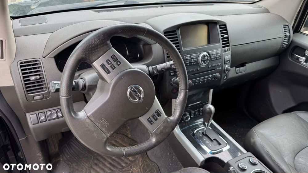 Nissan Pathfinder - 14