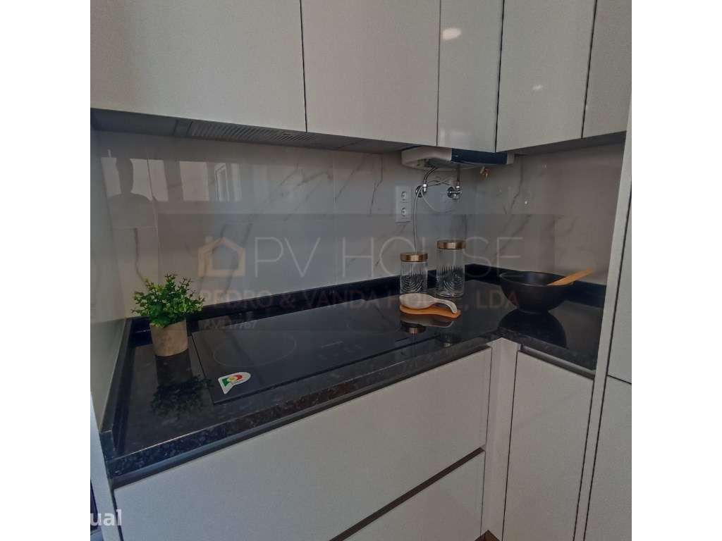 Apartamento T2 Benfica Rua Drº João de Barros nº25 r/c dt - Grande imagem: 4/22
