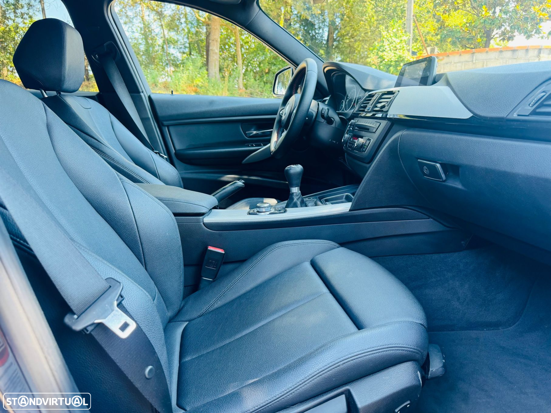 BMW 320 d Touring Pack M - 29