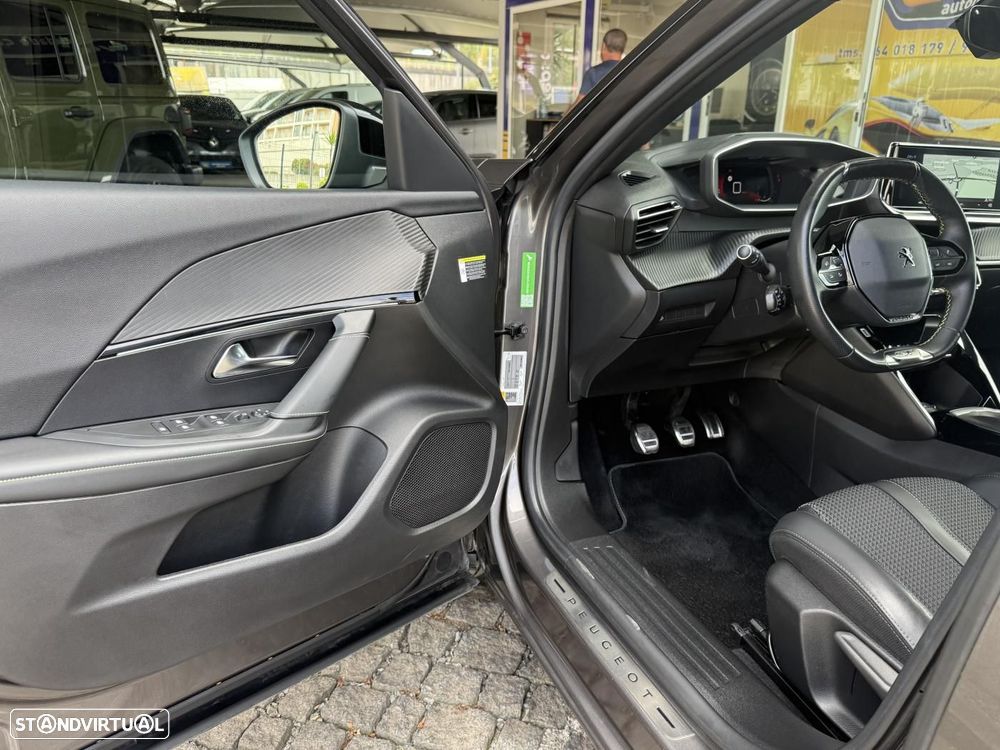 Peugeot 2008 1.2 PureTech GT - 23